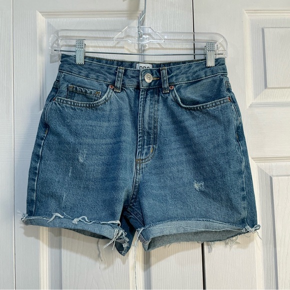 BDG Pants - 🤎 BDG Urban Outfitters Mom High-Rise Blue Distressed Denim cut Off Jean Shorts 2